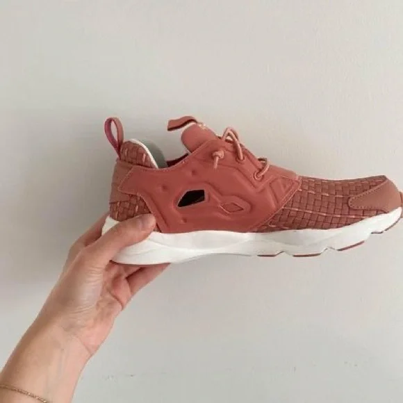 Pink Reebok Classics - Picture 2 of 4